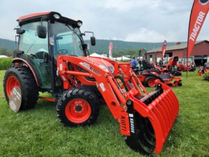 Read more about the article Comparing Tractors: Which Model is Right for You?