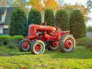 Read more about the article 9 Ways Choosing the Right Tractor for Lawn Care