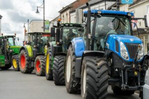 Read more about the article Why Do Tractors Have Big Wheels? The Science  Behind Large Tractor Tires