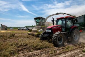 Read more about the article Where Are Case IH Tractors Made? A Global Manufacturing Breakdown
