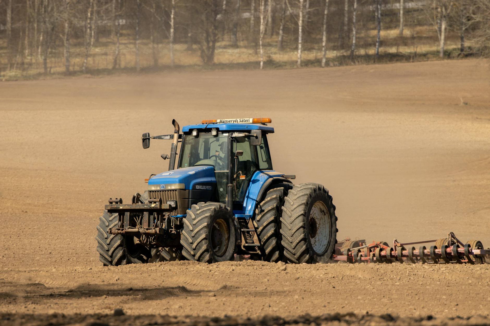 Read more about the article John Deere 4020: 5 Secrete You Need to Know
